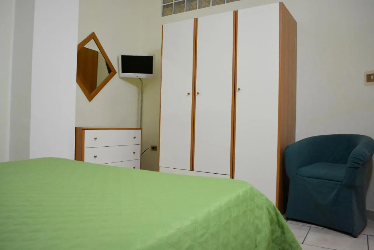 Charming Apartment Near The Sea In Reggio Calabria 34 M² Parking Included