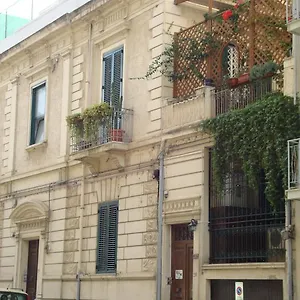 La Maison Des Livres Bed & Breakfast